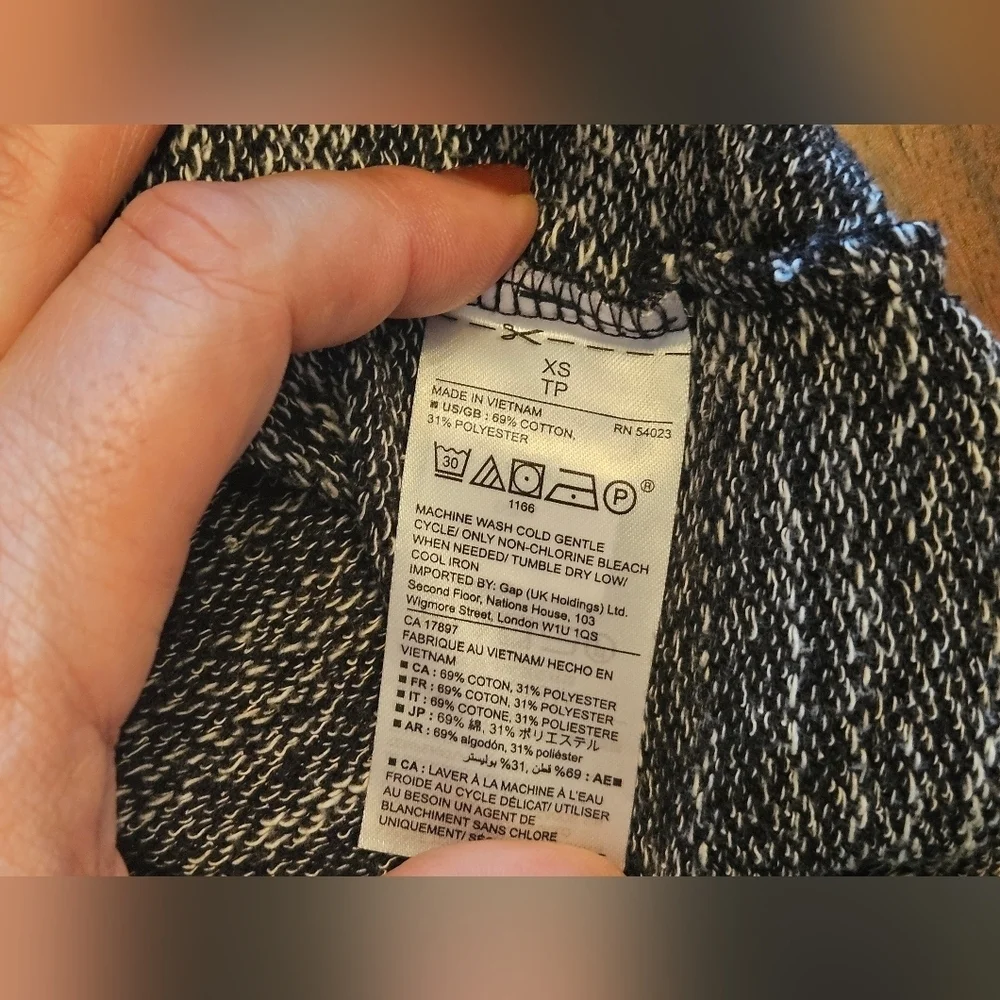 GAP Fit Cotton Blend Black Marled Roll Neck Cropped Sweatshirt Sz XS EUC